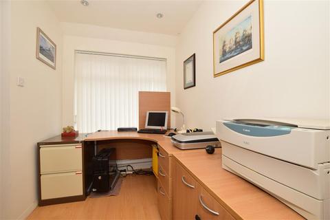 88 Hitchings Way, Reigate, RH2 8ER