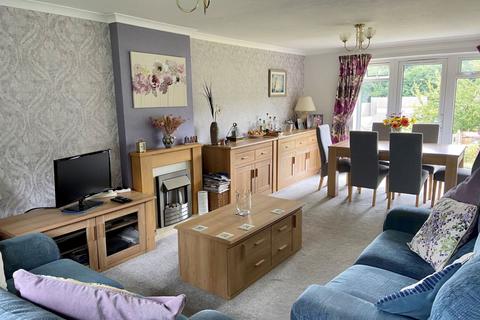 13 Brittons Drive, Northampton, NN3 5DP