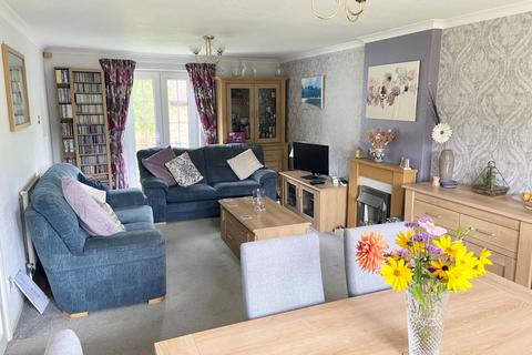 13 Brittons Drive, Northampton, NN3 5DP
