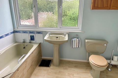 13 Brittons Drive, Northampton, NN3 5DP