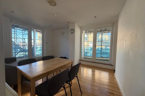2 bedroom flat to rent, Platinum House, Lyon Road, Harrow, HA1 2EX
