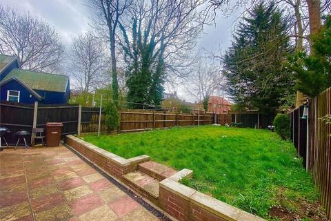 1 bedroom in a house share to rent, Vaughan Road, Harrow, HA1