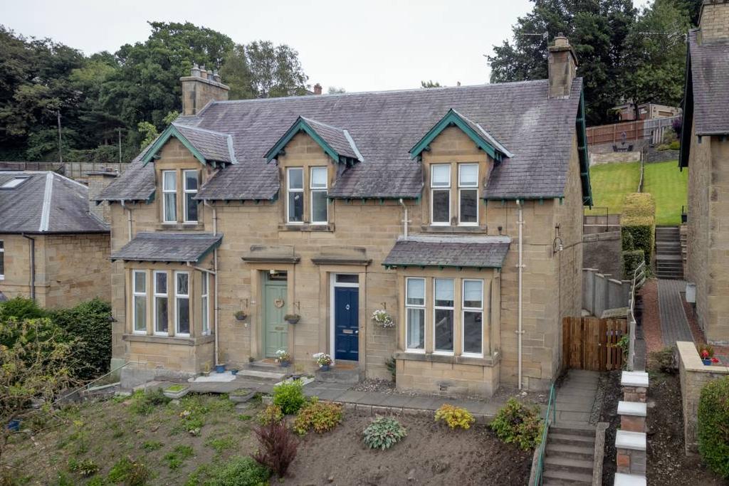 20 Orchard Terrace, Hawick, TD9 9LX 3 bed semidetached house £195,000