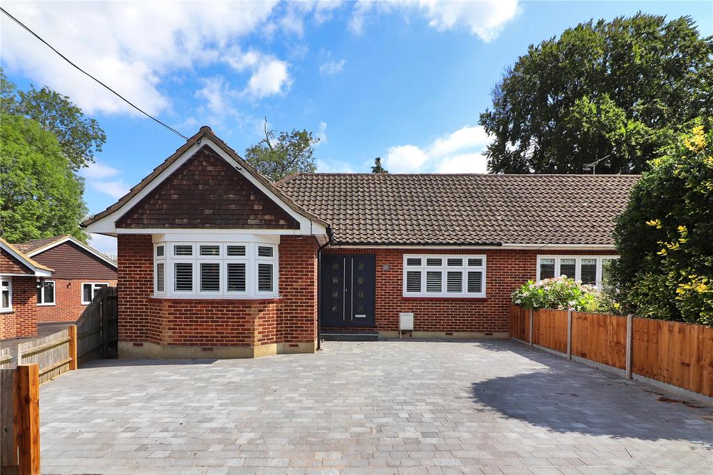Hartshaw, New Barn, Longfield, Kent, DA3 3 bed bungalow £550,000