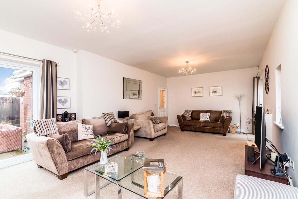 Coton Lane, Tamworth, Staffordshire 4 bed bungalow £500,000