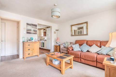 74 Arnolds Way, Cirencester, GL7 1TA