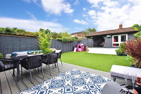 17 Ashley Road, Westcott, Dorking, RH4 3QJ