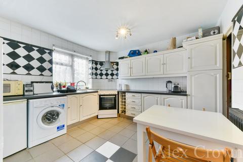 62 Fife Road, London, E16 1QB