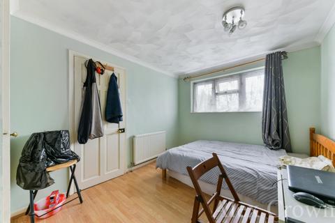 62 Fife Road, London, E16 1QB