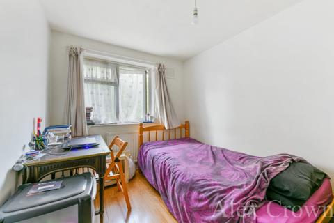 62 Fife Road, London, E16 1QB