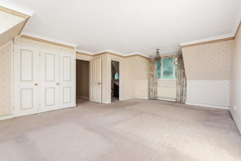 9a Park Close, Esher, KT10 8LG