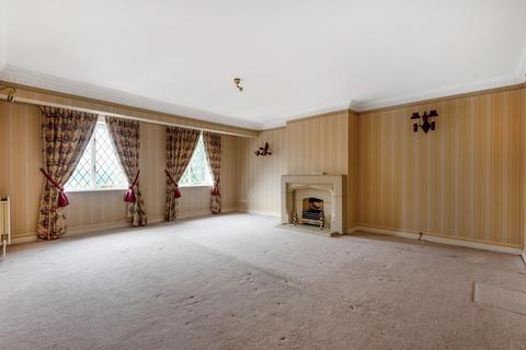 9a Park Close, Esher, KT10 8LG