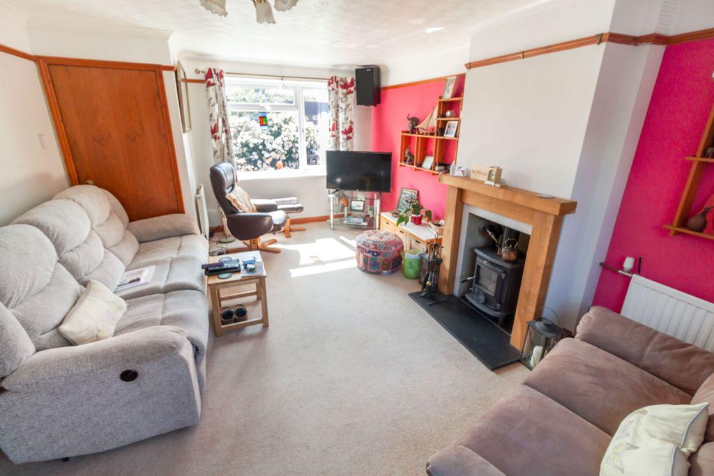 Willis Waye, Kingsworthy, Winchester SO23 7QT 3 bed semidetached house