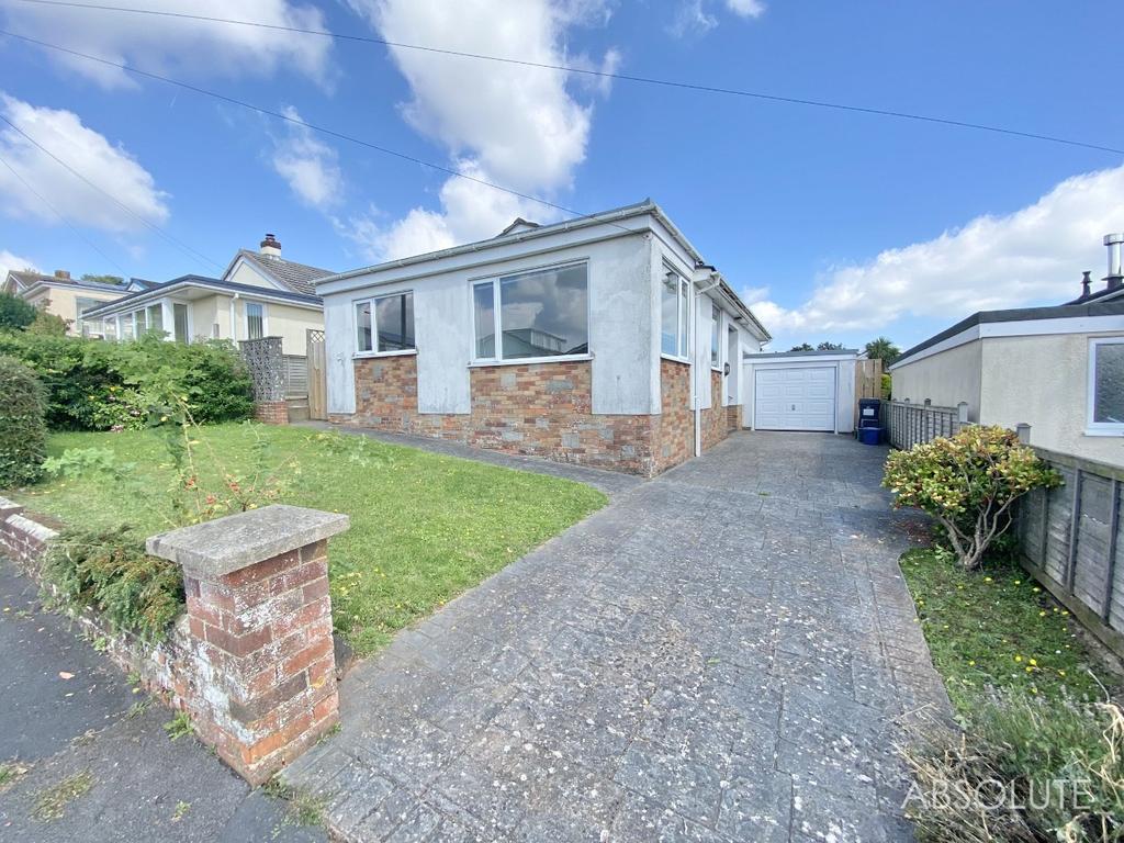 Maudlin Drive, Teignmouth, Devon, TQ14 2 bed detached bungalow £300,000