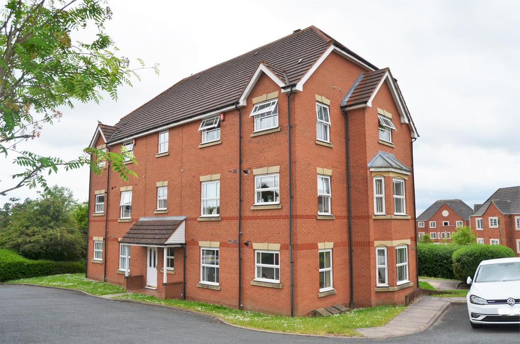 Garrick Close, Dudley 2 bed apartment £133,000
