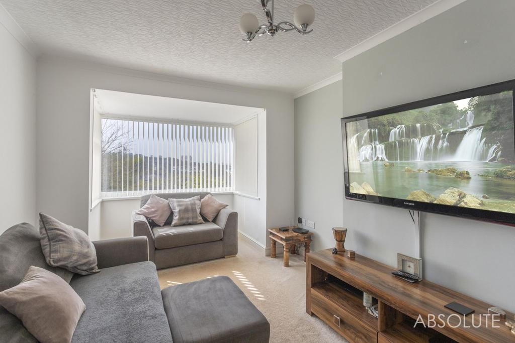 Barton Road, Paignton, Devon, TQ3 2 bed semidetached bungalow £300,000