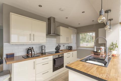 13 Barton Road, Paignton, TQ3 3JD