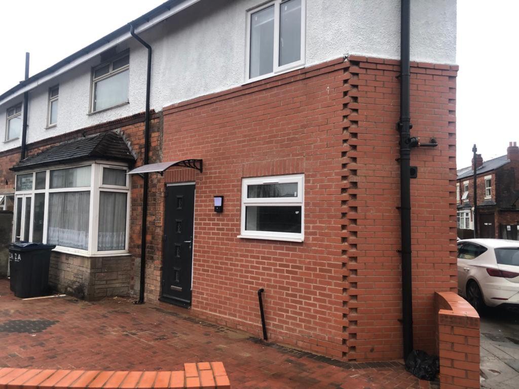 2 Deykin Avenue, Witton, Birmingham, B6 7BY 1 bed flat £500 pcm (£115 pw)