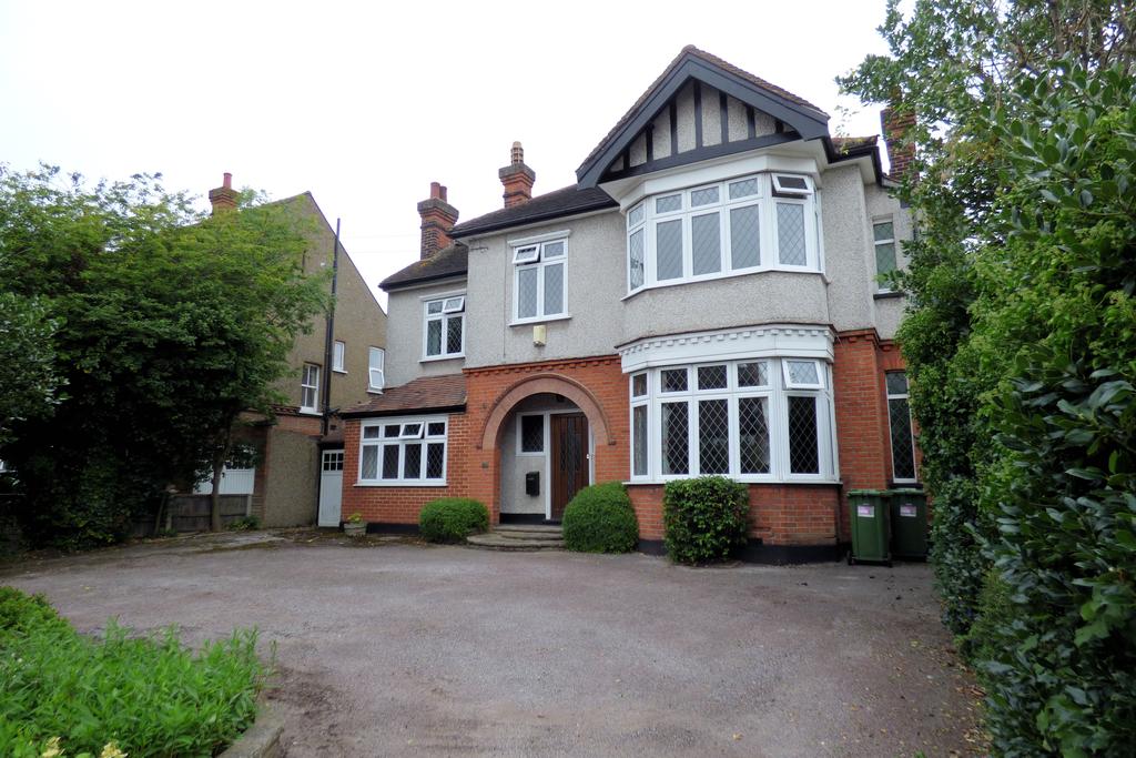 Hall Lane, Upminster RM14 5 bed detached house £1,300,000