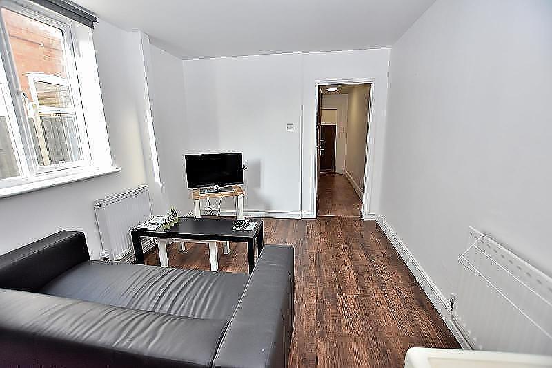 Court Road, Wolverhampton 1 bed in a house share £450 pcm (£104 pw)