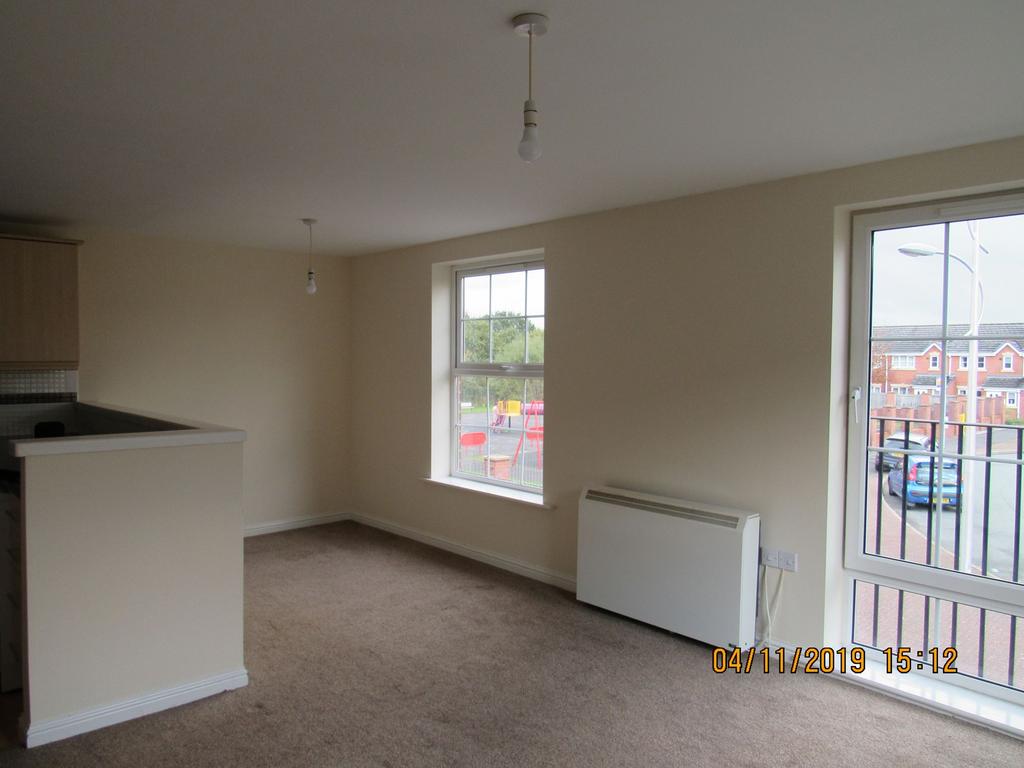Naylor Green, Rivacre, Ellesmere Port, Cheshire, CH66 1TJ 2 bed flat