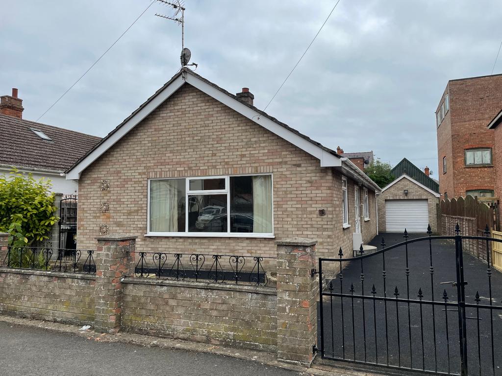 Roseberry Avenue,Skegness,PE25 3HA 3 bed bungalow £220,000