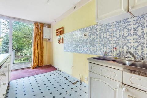 29 Lakeside, Beckenham, BR3 6LX