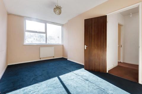 29 Lakeside, Beckenham, BR3 6LX