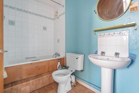 29 Lakeside, Beckenham, BR3 6LX