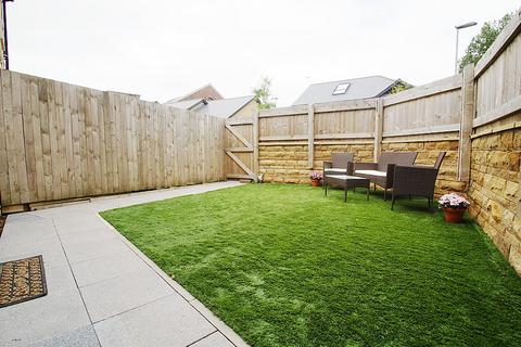8 Bakestones Avenue, Delph, Oldham, OL3 5GE