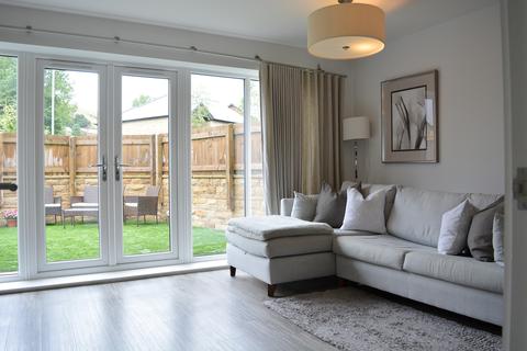 8 Bakestones Avenue, Delph, Oldham, OL3 5GE