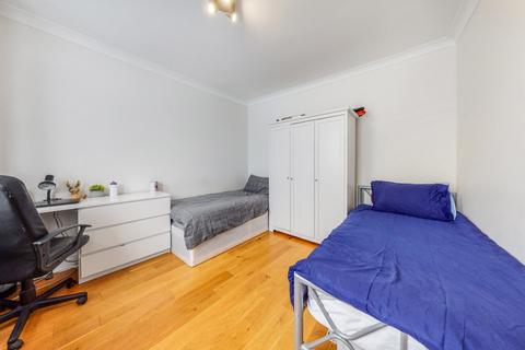 13 Montague Road, London, W7 3PG