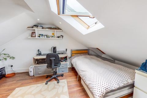 13 Montague Road, London, W7 3PG