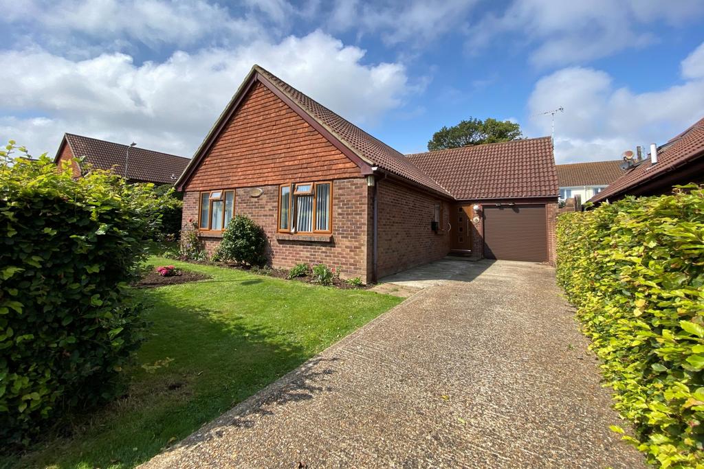 Newlands Drive, Walmer, CT14 3 bed bungalow £435,000