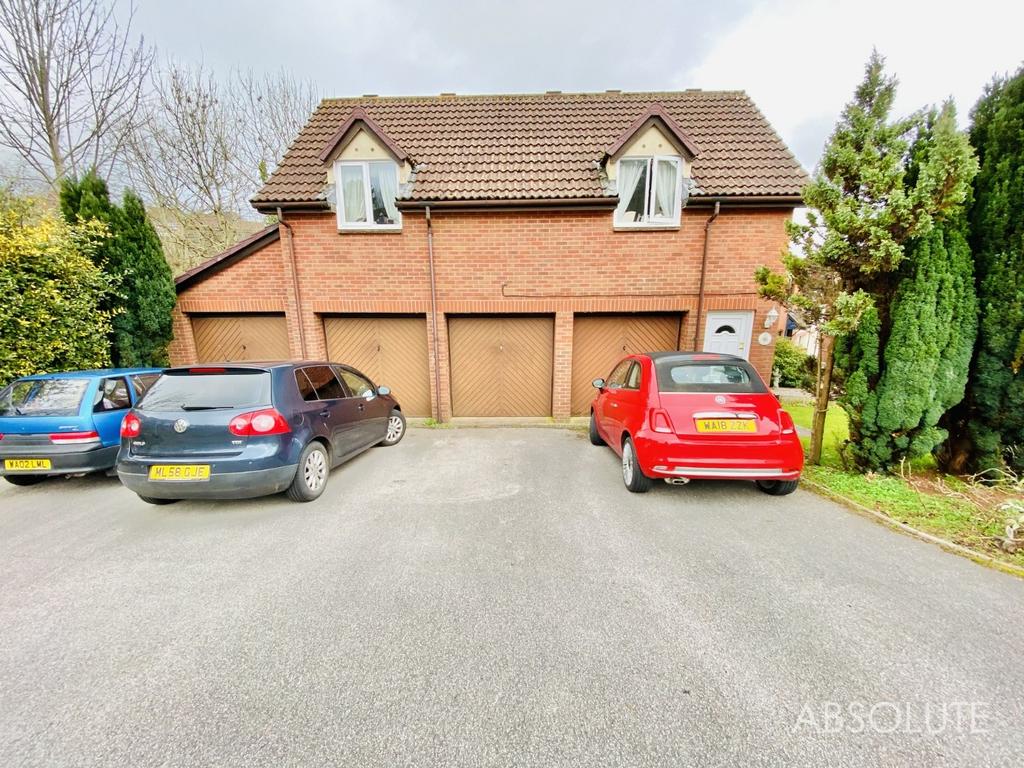 Heron Way, Torquay, Devon, TQ2 2 bed detached house £185,000
