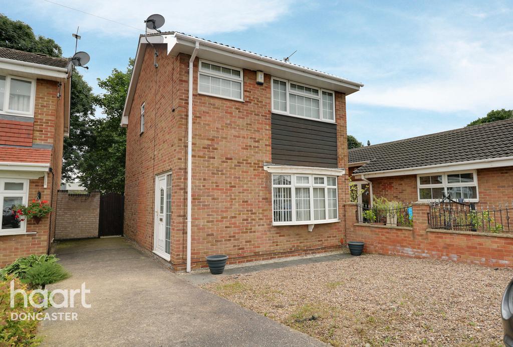 Handsworth Gardens, Armthorpe, Doncaster 3 bed detached house £180,000