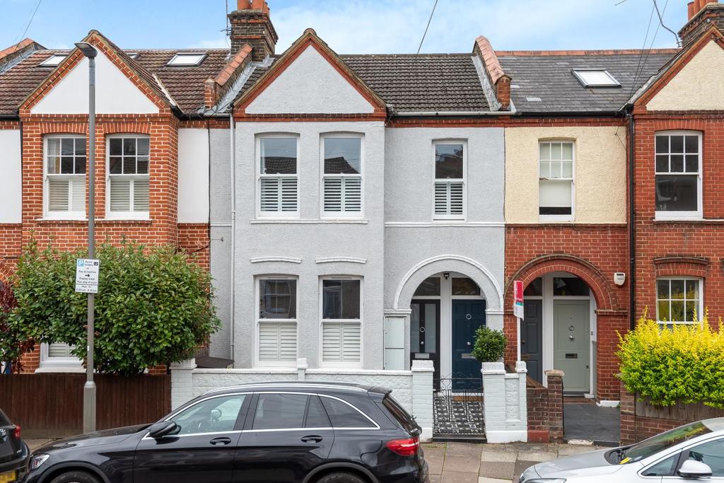 Quinton Street, Earlsfield 3 bed flat £725,000