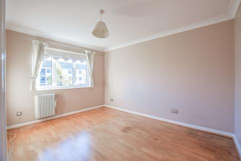 2 bedroom apartment to rent, Varsity Drive, Twickenham