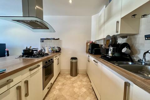2 bedroom apartment to rent, Viewpoint Court, Pinner HA5