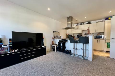 2 bedroom apartment to rent, Viewpoint Court, Pinner HA5
