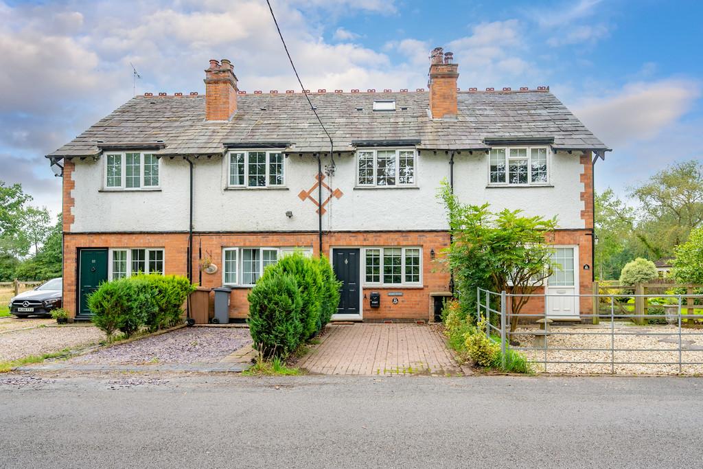 School Road, Hockley Heath 3 bed terraced house £385,000