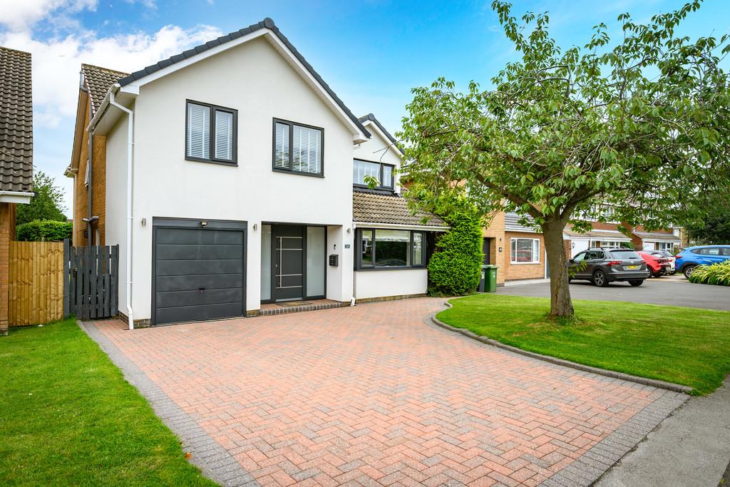 Purnells Way, Knowle 5 bed detached house £750,000
