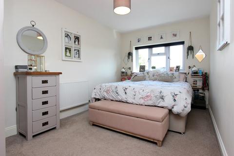 76 Winifred Road, Coulsdon, CR5 3JE