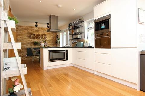 76 Winifred Road, Coulsdon, CR5 3JE