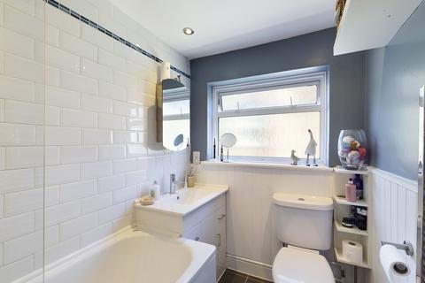 12 Gomshall Gardens, Kenley, CR8 5AH