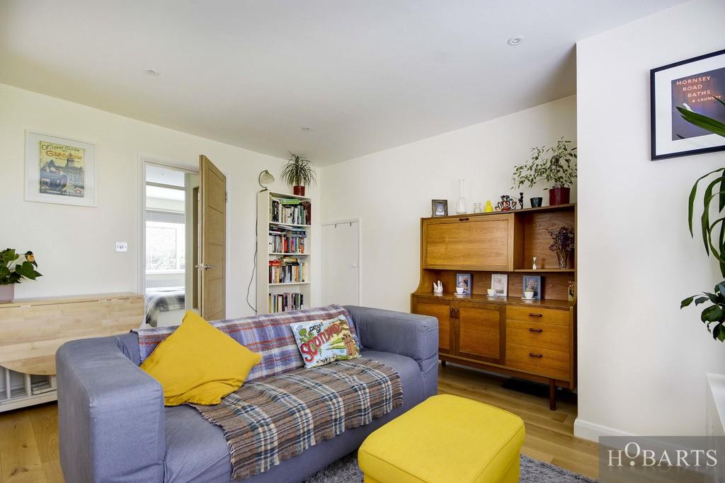 Middle Lane, Crouch End, London 2 bed end of terrace house £1,750 pcm