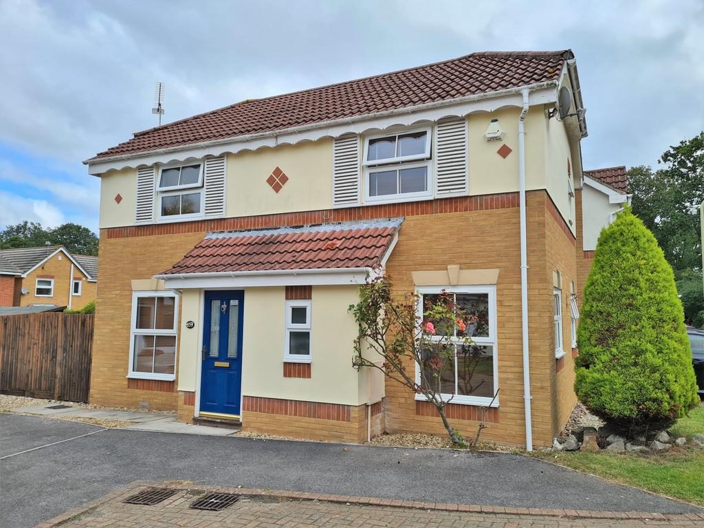 Rattigan Gardens, Whiteley 3 bed detached house £375,000