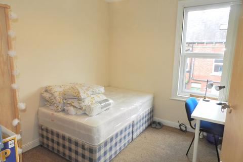 11 Hessle Place, Leeds, LS6 1EU