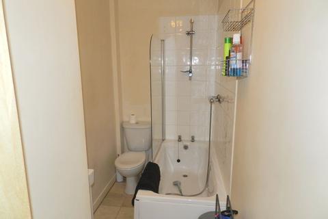11 Hessle Place, Leeds, LS6 1EU