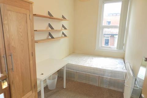 11 Hessle Place, Leeds, LS6 1EU